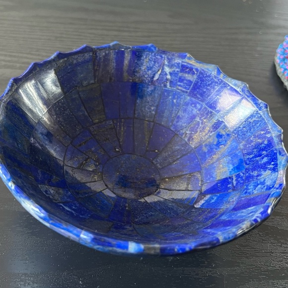 Lapis lazuli vas for sale, Natural stone from badakhshan Afghanistan - Picture 2 of 3